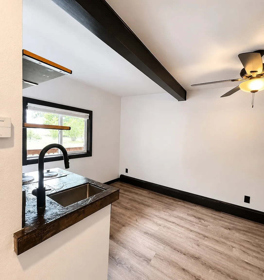 Studio, 250 sqft, $1,200 — Photo 3