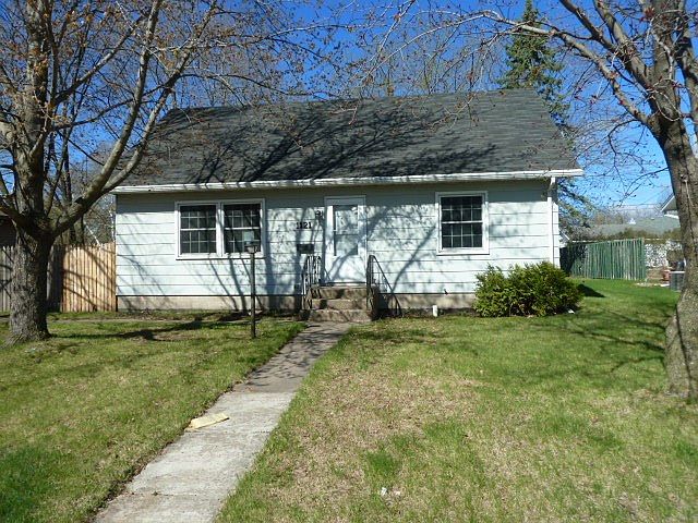 1st image of 1121 25th Ave N