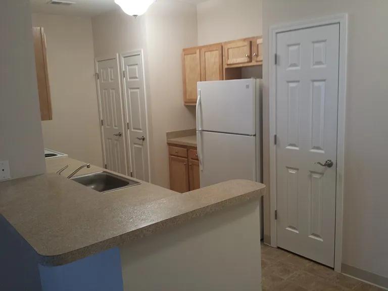 Aquamarine Apartments — Photo 29