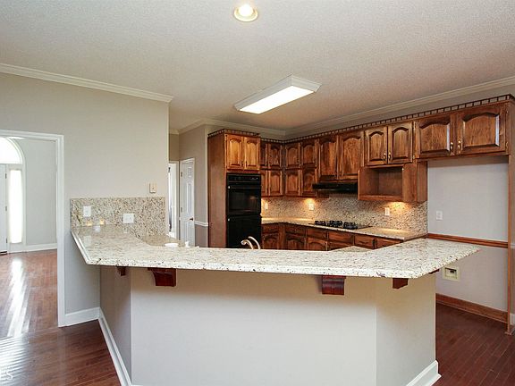 5th image of 115 Ashford Dr
