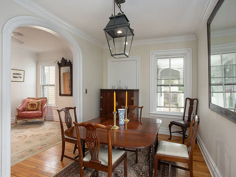 562 State St — Photo 12