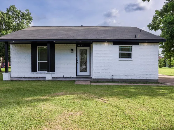 1413 N Avenue R, Freeport, TX 77541