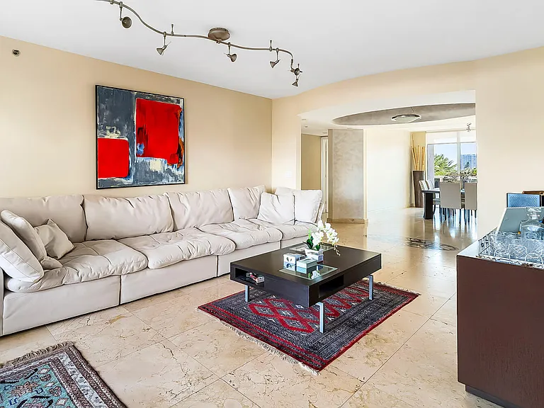 18911 Collins Ave #506 — Photo 18