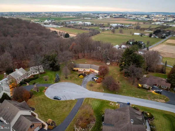 229 Maple Dr, New Holland, PA 17557