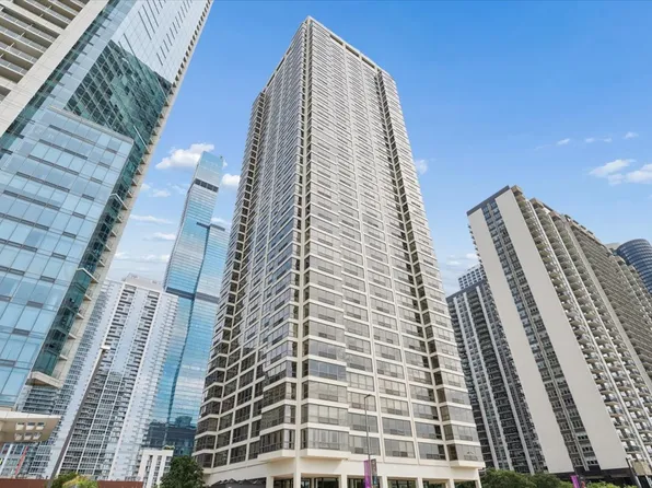 360 E Randolph St APT 901, Chicago, IL 60601