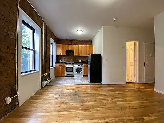 3rd image of 173 E 117th St APT 5