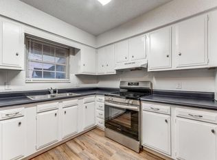 742 N 6th St, Rogers, AR 72756