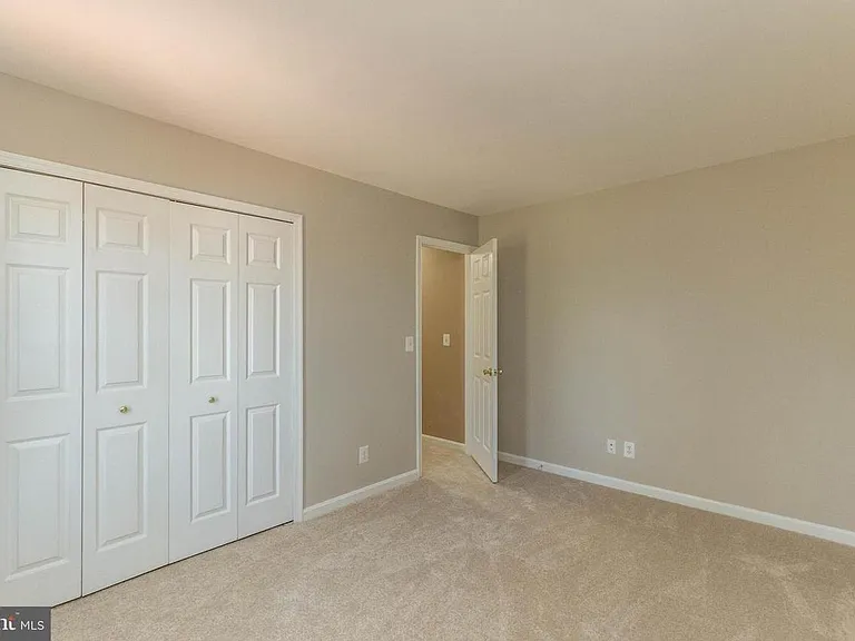 10276 Racquet Cir — Photo 8