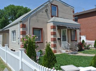 24107 147th Ave, Rosedale, NY 11422