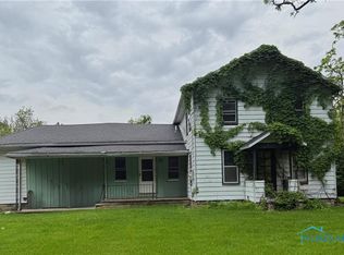 6 S 021 County Rd #C, Liberty Center, OH 43532