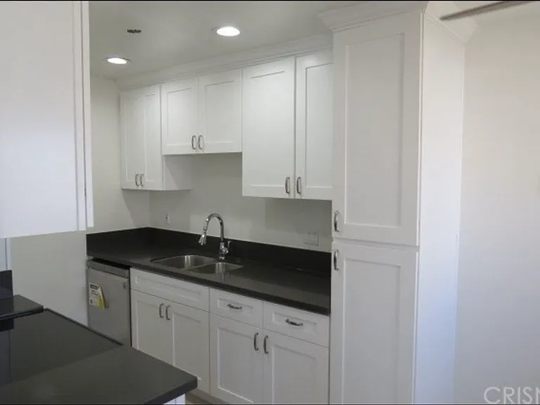 5530 Ackerfield Ave #106 — Photo 3