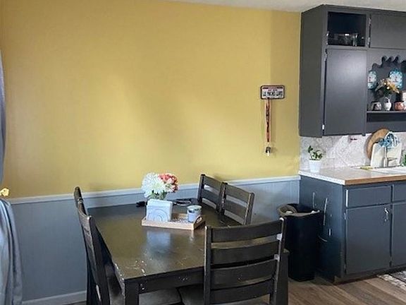 4th image of 2216 Howell Ave