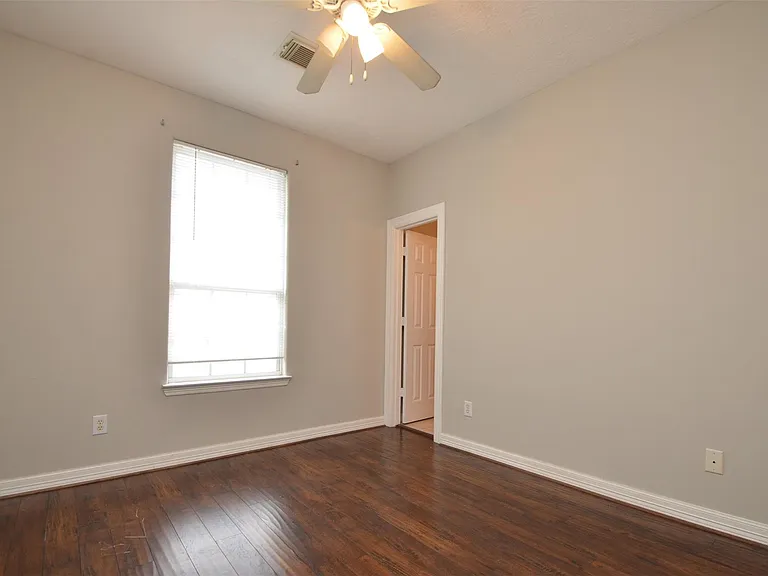 11045 Landswalk Dr #115 — Photo 32