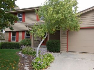 4435 S Sovereign Dr, New Berlin, WI