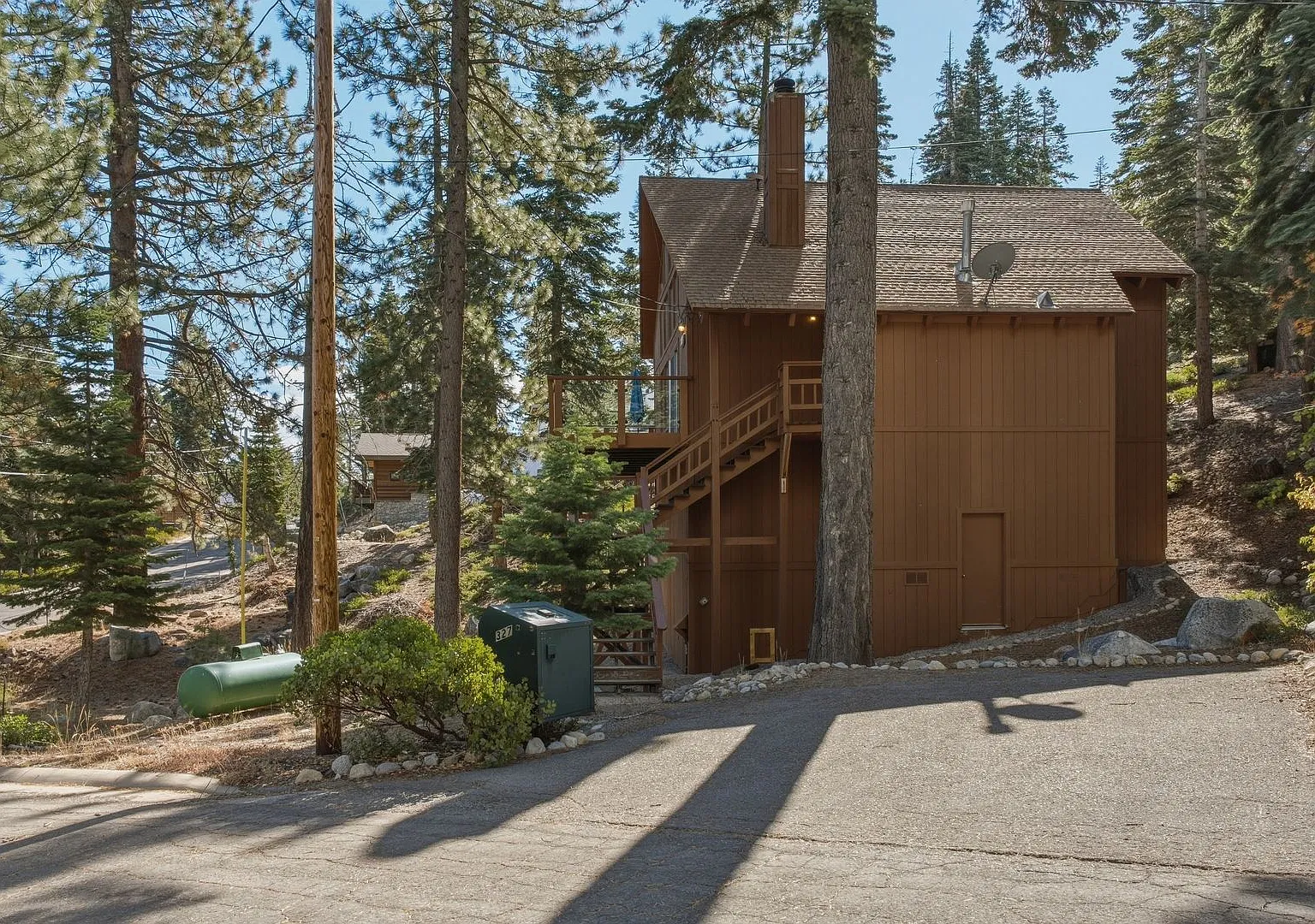 Long Term Rental: Tahoe Hills Updated 2 Bedroom + Loft | $3,000/Month — Photo 2