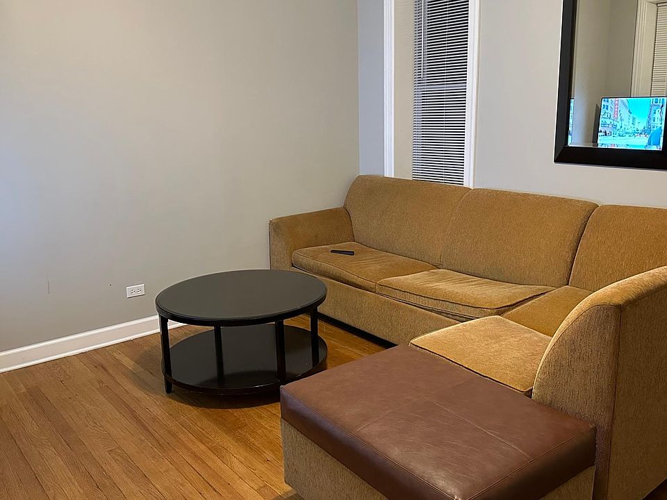 1st image of 4414 N Clark St Unit 1