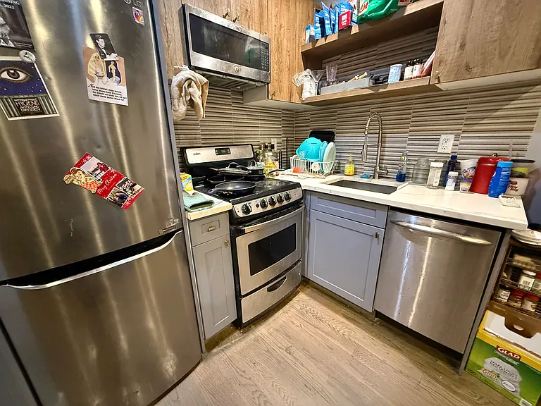 471 Harman St #2 — Photo 2