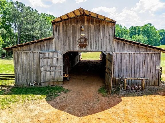 4th image of 575 Liberty Church Rd