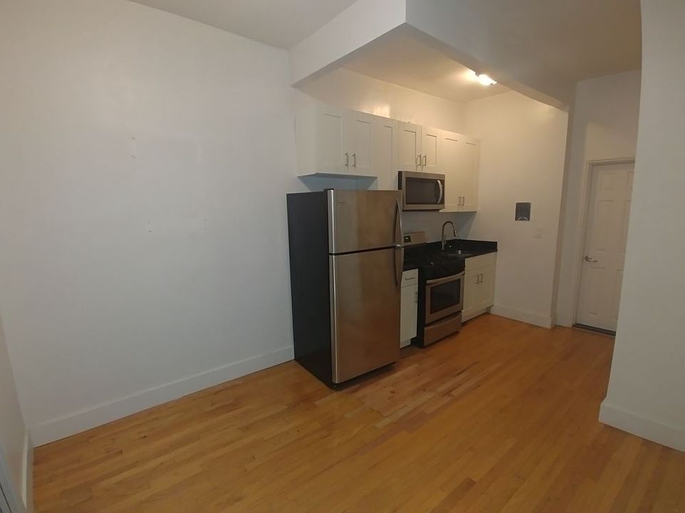 1st image of 538 W 47th St APT 1D