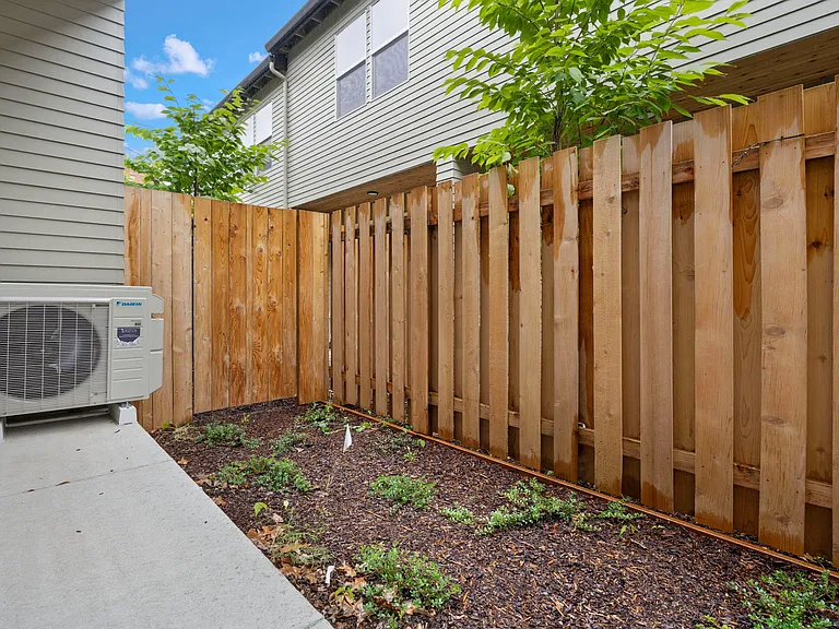 3013 NE Ainsworth St — Photo 27