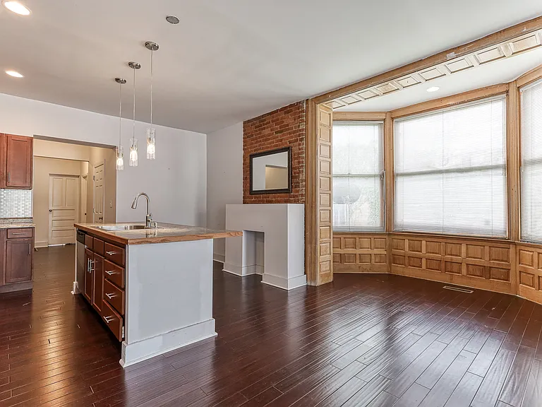 2352 Kemper Ln — Photo 11