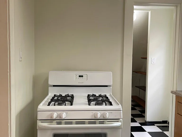 324 S Coronado St — Photo 31