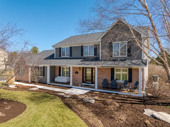 7N795 Cloverfield Cir, St Charles, IL 60175