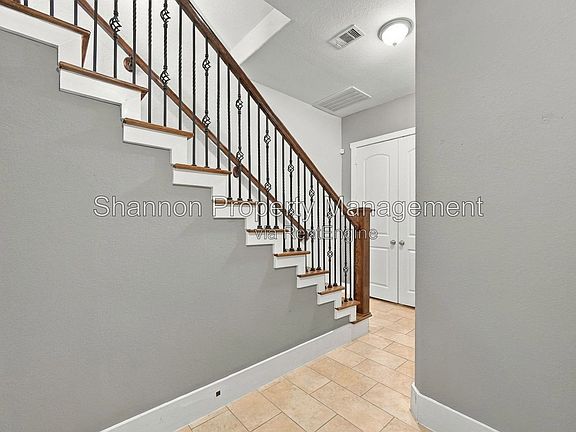 3rd image of 5833 Katy St