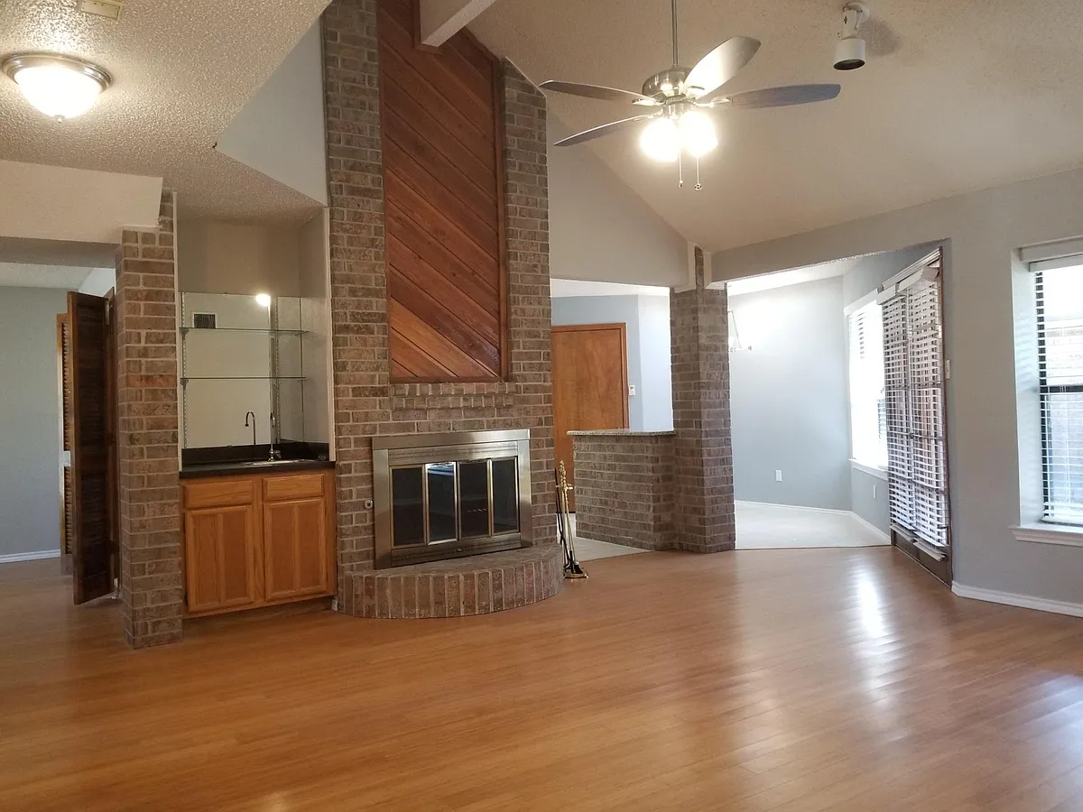 Building Photo - 2104 Stein Way