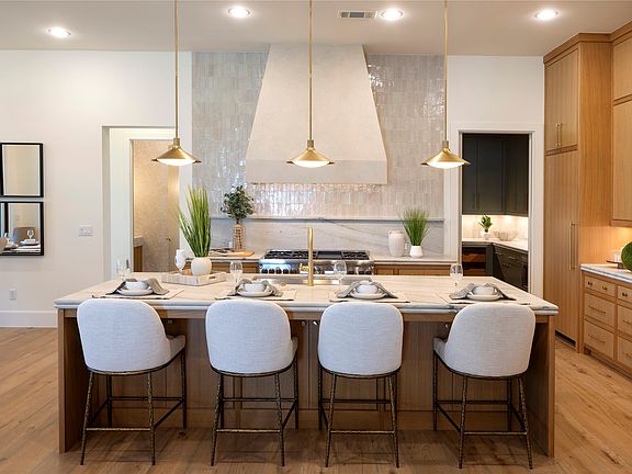 4th image of 205 Murano Pl