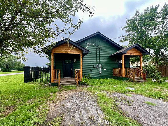 Full Duplex for Lease
202 May St/ 204 May st