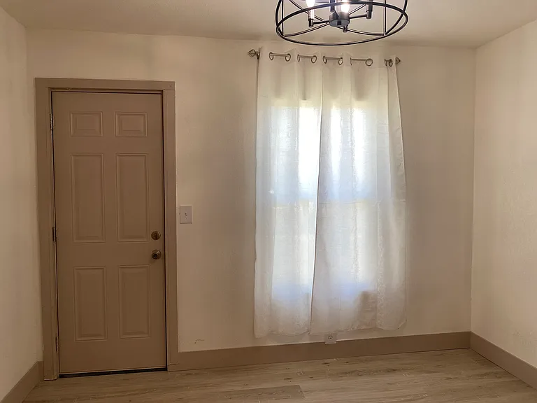 116 Wetherley Dr — Photo 3