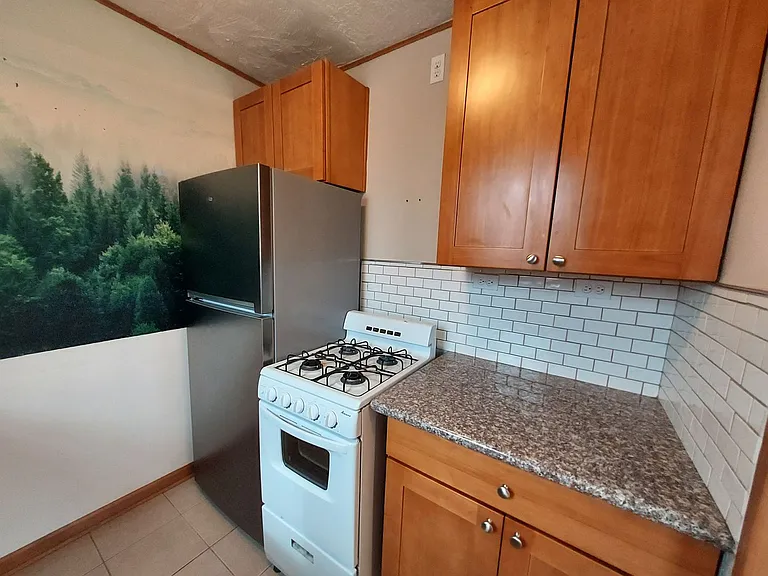 1204 S Proctor St — Photo 15