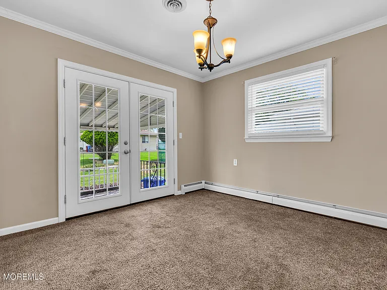 510 Jamaica Blvd — Photo 11