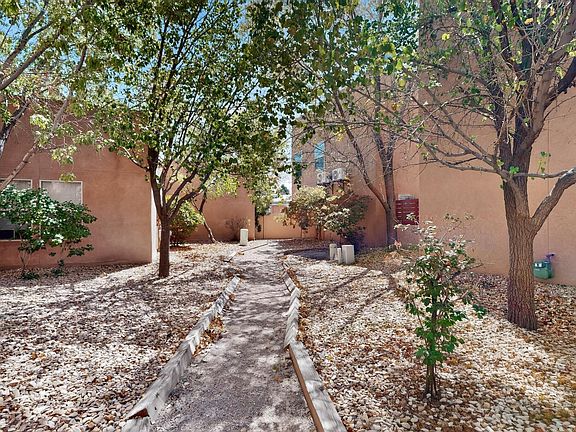 4th image of 2308 Corte De Apio NW