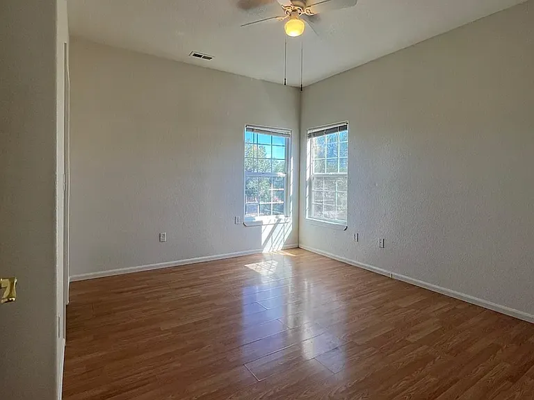 4545-4567 Morrison Rd — Photo 13