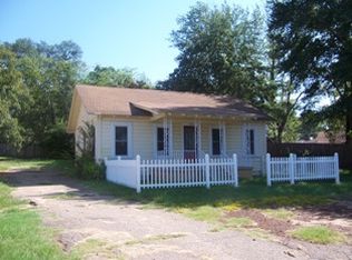 593 S Dickinson Dr, Rusk, TX 75785