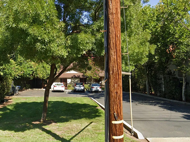 2142 Butte St — Photo 6