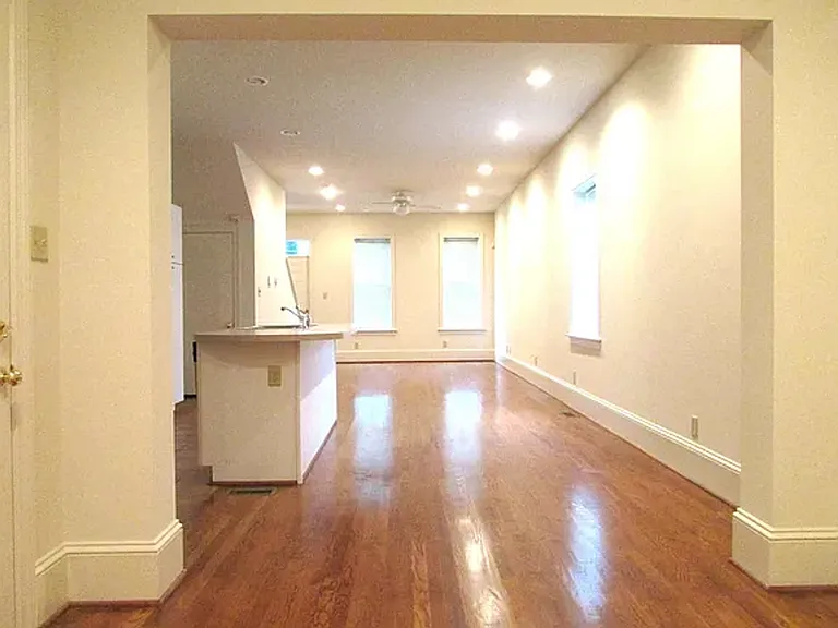 5 S Plum St — Photo 2