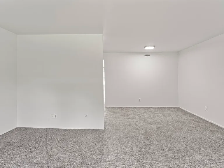 2 BR 1 ¼ Ba Photos