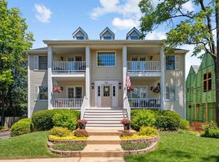 215 E Washington Ave APT 3E, Saint Louis, MO