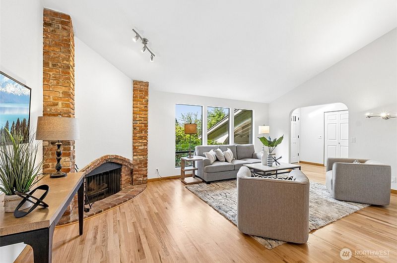 4th image of 13800 SE 21st Street