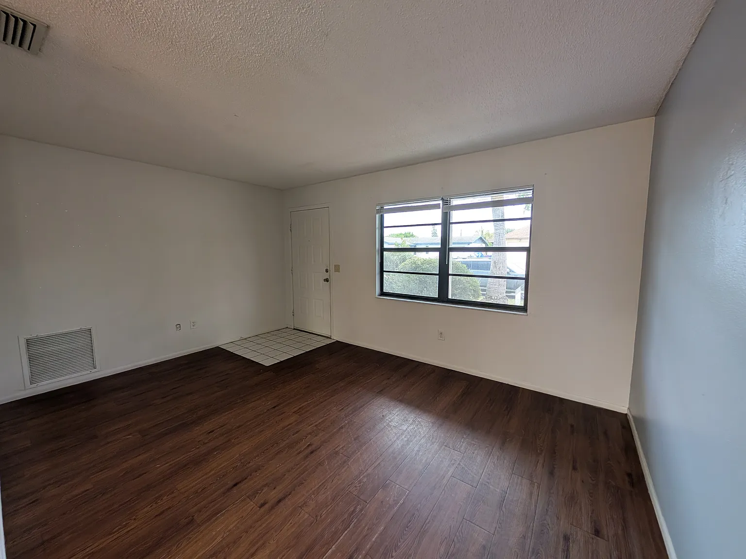 9103 Whitman Lane — Photo 4