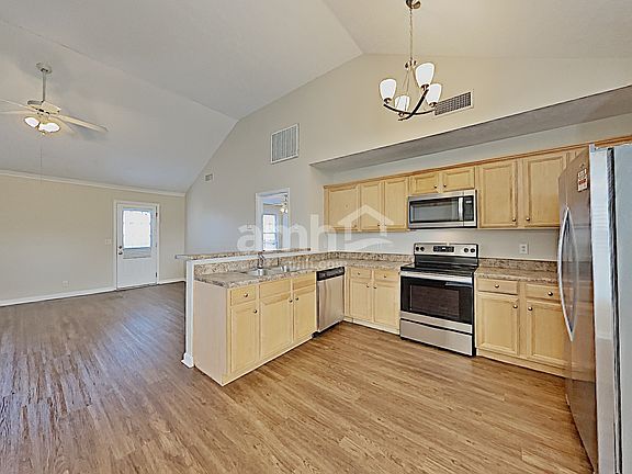 3rd image of 1632 Saint Andrews Dr