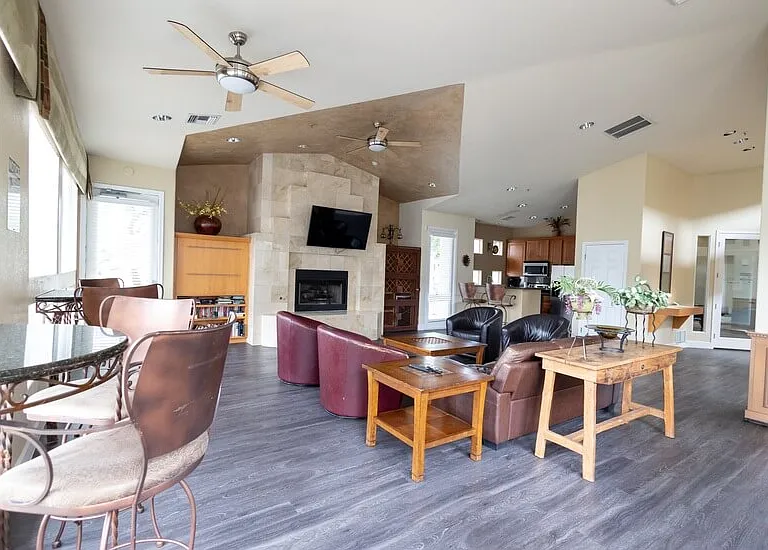 Clubhouse-TV/gathering area