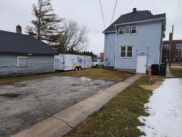 2320 Howe St — Photo 44