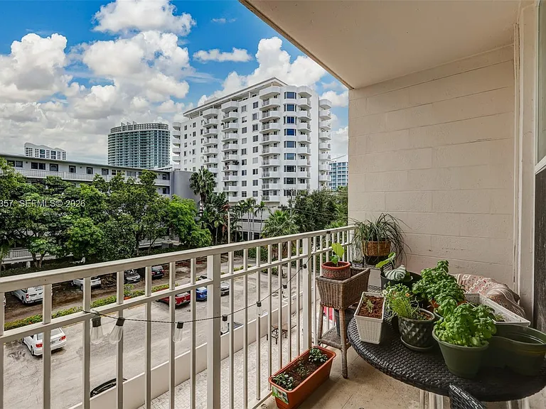 1300 Lincoln Rd #B402 — Photo 19
