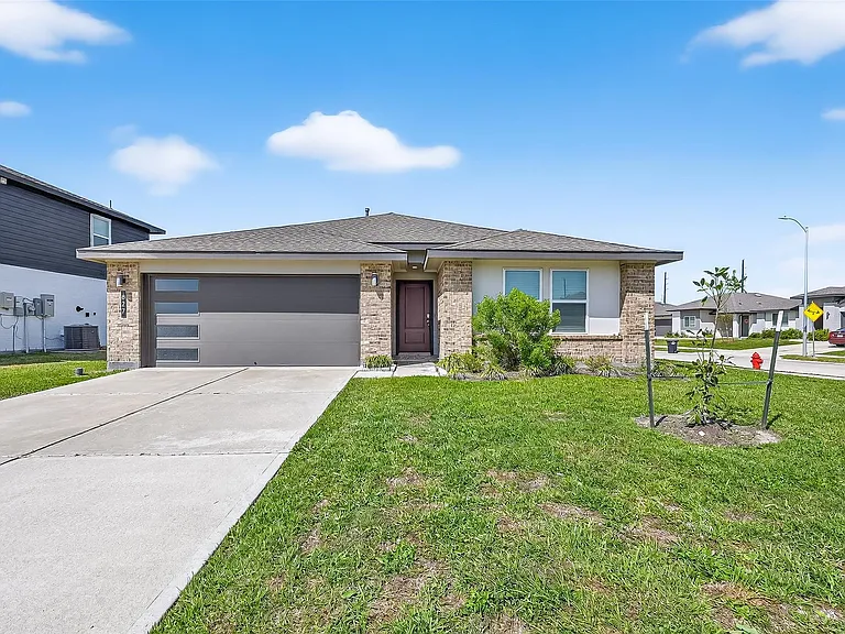 827 Silver Kettle Dr — Photo 1
