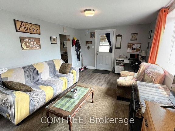 3rd image of 21 Monroe Ave