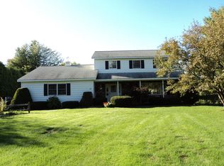 15 Rivendell Dr, Essex Junction, VT 05452